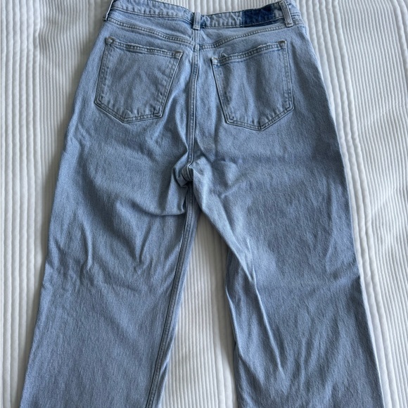 Abercrombie Curve Love High Rise 90s Relaxed Jean - Picture 9 of 10